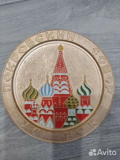 Декоративная тарелка с эмалью 