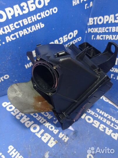 Корпус воздушного фильтра Volkswagen Passat B5