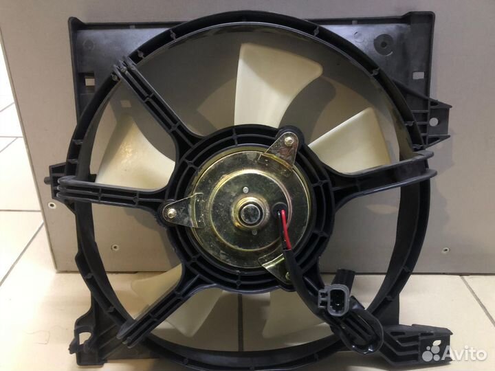 Диффузор радиатора Nissan Sunny