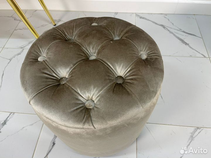 Пуф круглый в каретной стяжке, цвет шампань