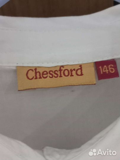 Белая школьная рубашка