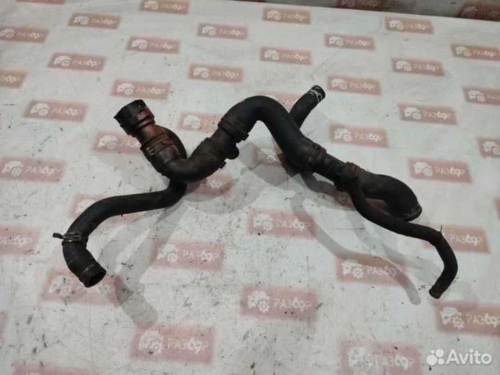 Патрубок системы охлаждения нижний Volkswagen