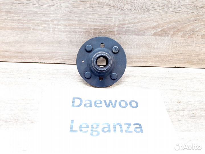 Ступица передняя голая Дэу Леганза 1999г