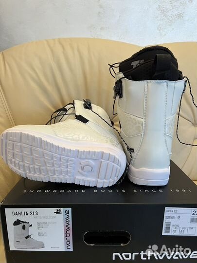 Сноубордические ботинки женские. Новые
