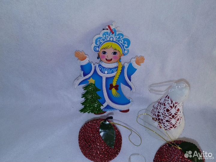 Набор украшений на елку - красный + 3 шишки