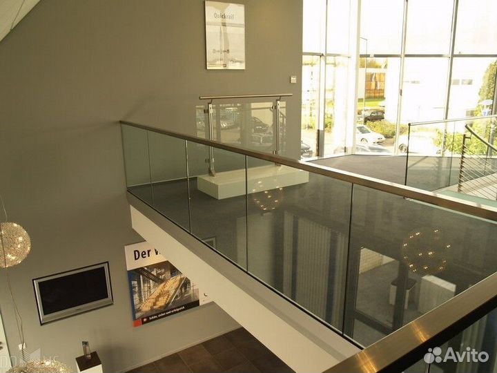 Стеклянное ограждение балкона