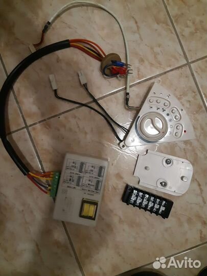 Встроенный контроллер фанкойла McQuay AC2800B1