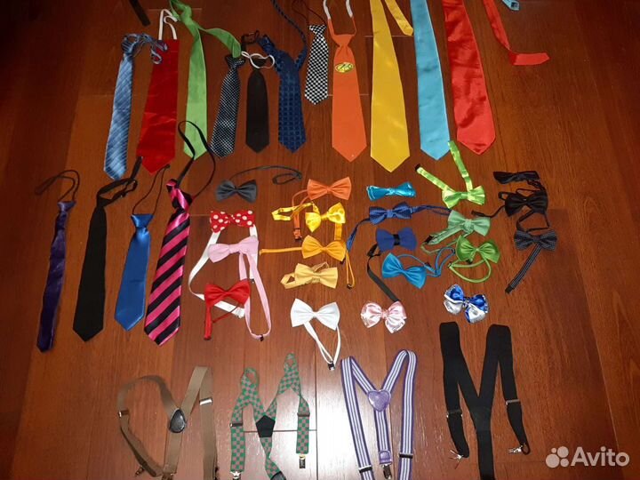 Бабочка, галстук, подтяжки, шарф