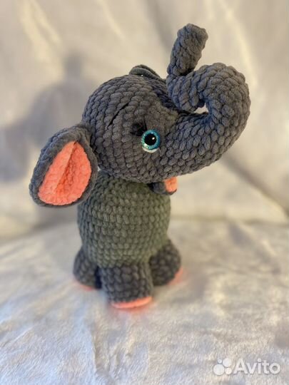 Слоник вязаный