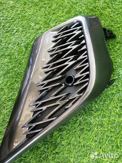 Решетка в бампер правая Lexus Nx200 Z10 2018