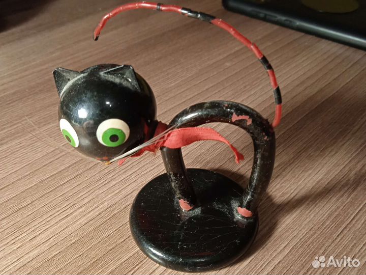 Статуэтка кот