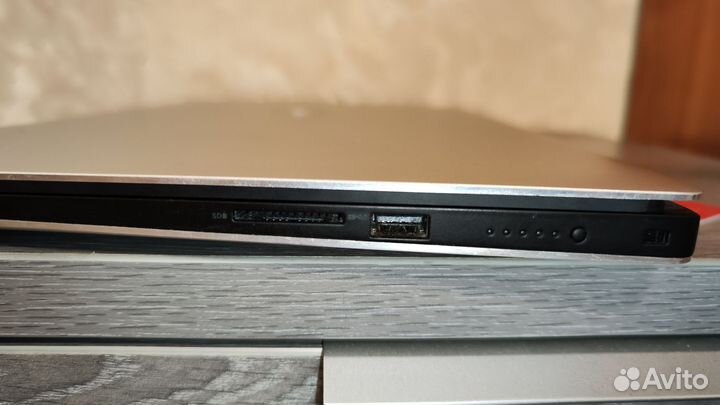 Dell XPS 15 9570 i5 8300h nvidia Gt1050