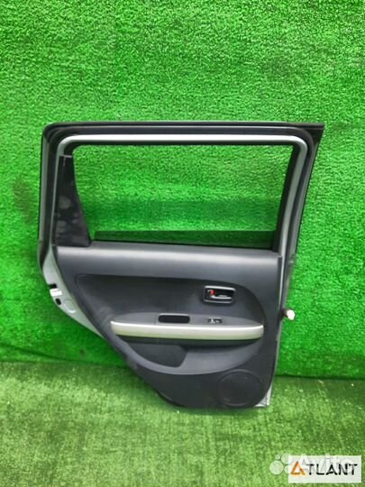 Дверь боковая задний левый toyota IST