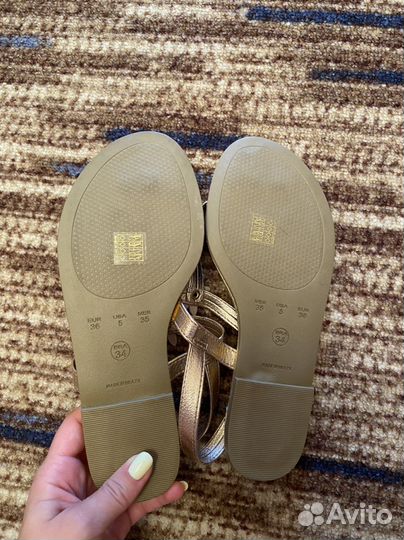 Сандалии новые