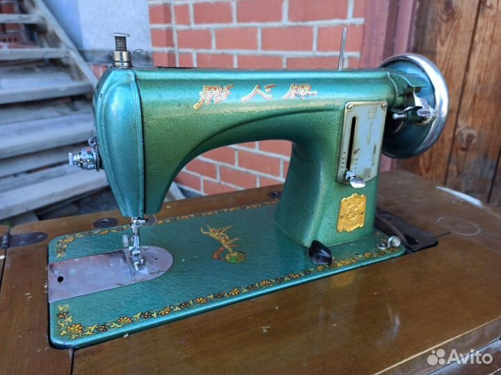 Швейная машина flying man, раритет кндр, 1958 год