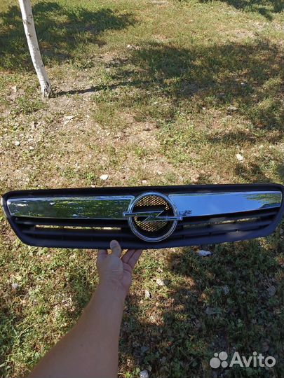 Решетка радиатора Opel Meriva A