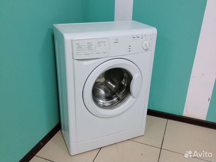 Стиральная машина бу Indesit узкая