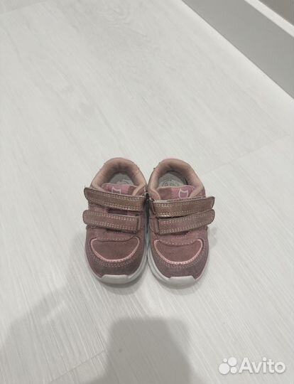 Кроссовки котофей 20