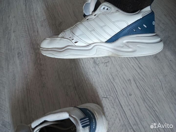 Кроссовки adidas