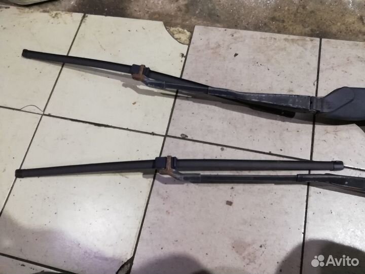 Поводки стеклоочистителя Mercedes W220