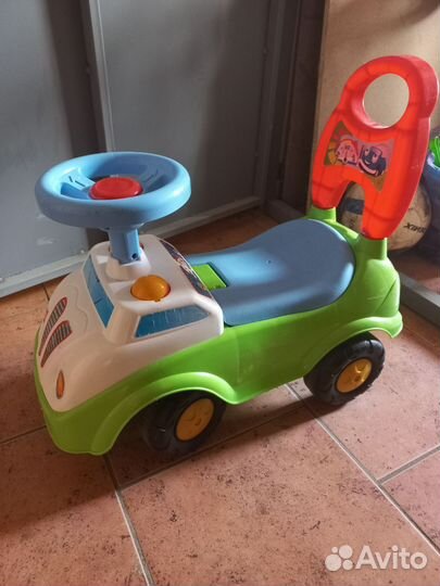 Детская машинка каталка толокар