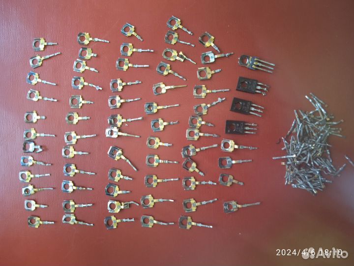 Транзисторы кт940а, кт201 и микросхемы 155- 555