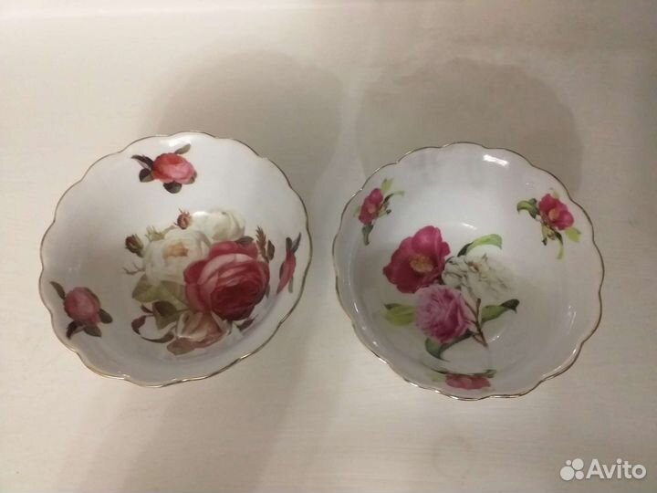 Графин, ложки, вилки, салатники, тарелки