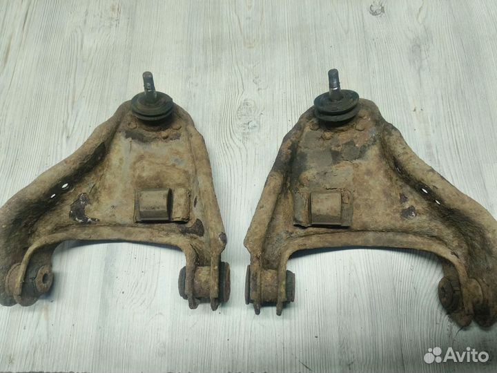 Верхние рычаги Chevrolet Blazer S10