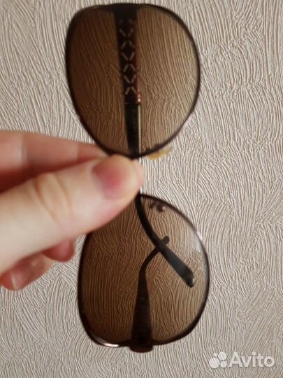 Женские солнцезащитные очки Escada