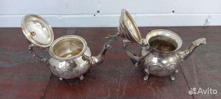 Старинные кофейники, пара, из Европы