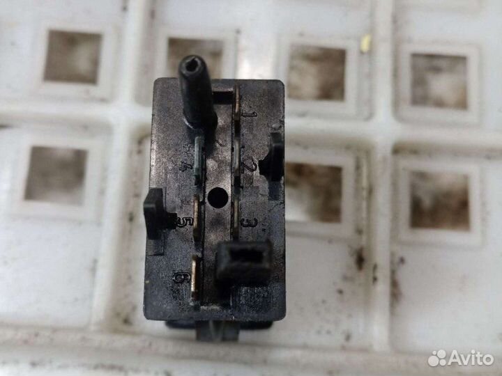 Кнопка подогрева стекла Audi 80