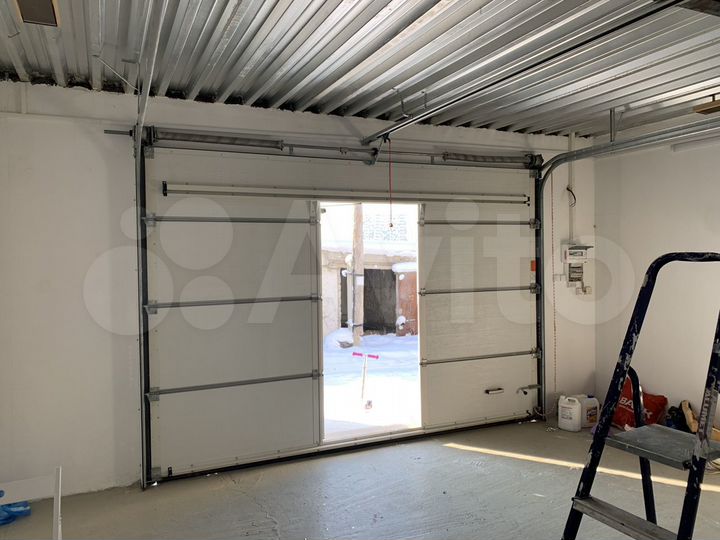 Гараж, > 30 м²