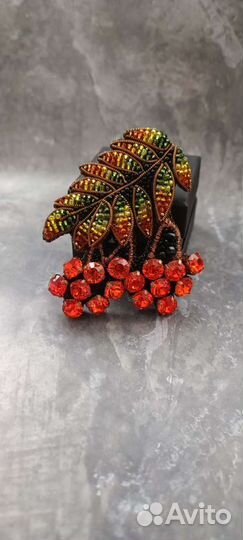 Брошь из бисера
