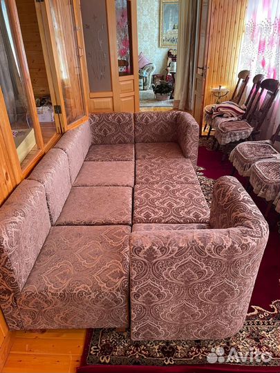 Диваны и кованая кровать
