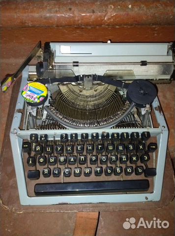 Печатная пишущая машинка
