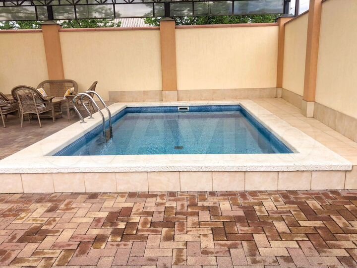 Дом 380 м² на участке 6 сот.