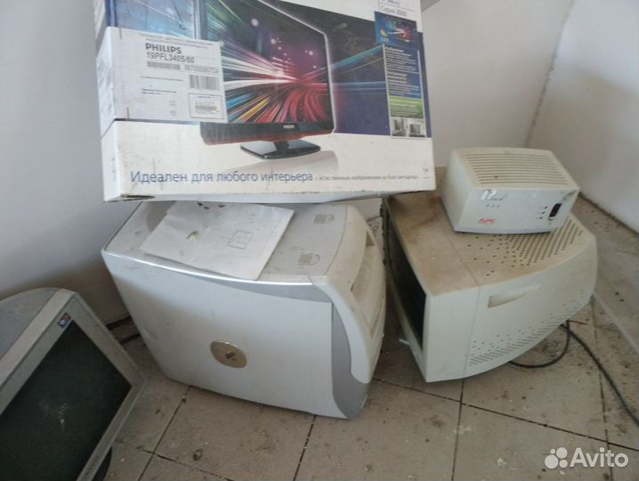 Компьютерный стол