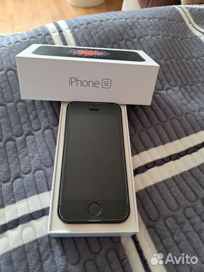 iPhone SE, 32 ГБ