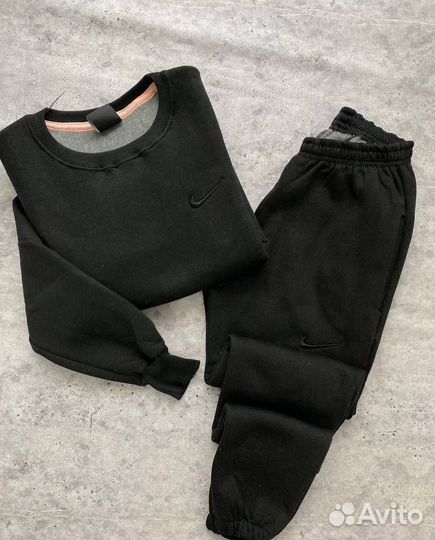 Спортивный костюм женский