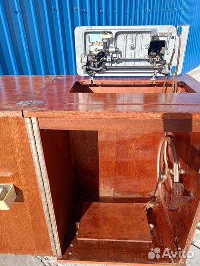 Швейная машина Чайка 3