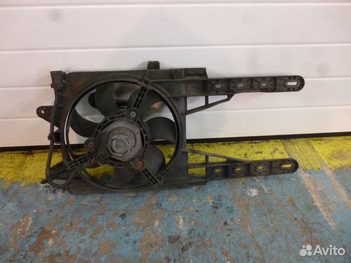Вентилятор радиатора Fiat Punto II 188 вентилятор