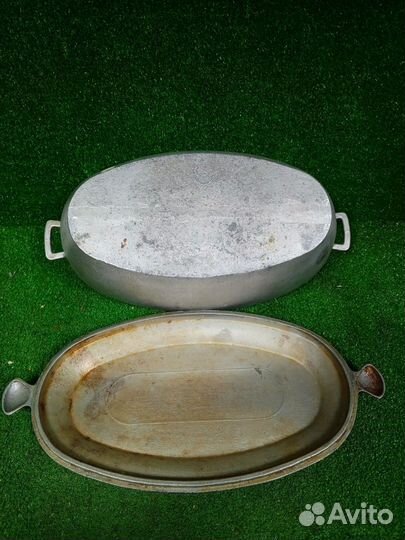 Большая чугунная утятница СССР