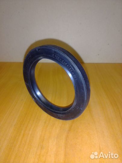 Сальник 53А-3103038 задней ступицы 65х90х10.ртр