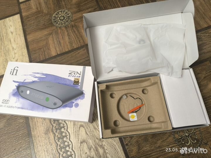 Сетевой плеер iFi Zen Stream+ блок питания iFi Zen
