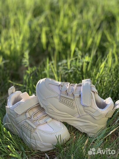 Кроссовки детские новые