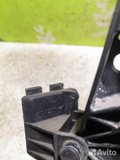 Педаль газа Мерседес Бенз 210 Е-класс