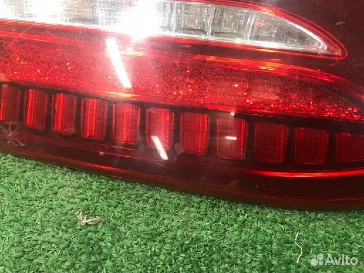 Фонарь задний внутренний левый Mercedes-Benz E-Class