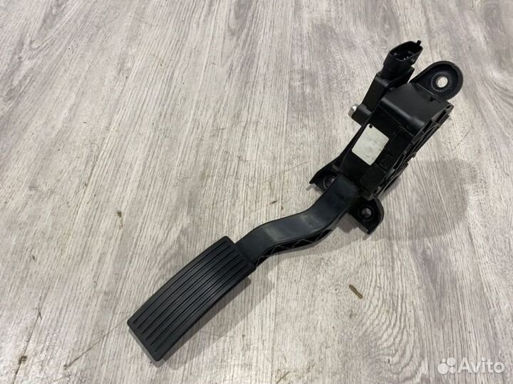 Педаль газа Hyundai Solaris седан G4FA 2014