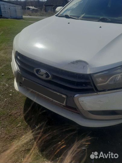 Капот на LADA vesta