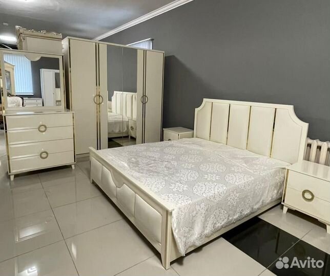 Спальный гарнитур ника